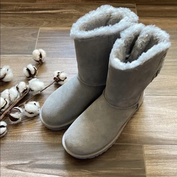 🌿UGG BAILEY BOW ABSTRACT SPLATTER BOOTS🌿 - Picture 10 of 15